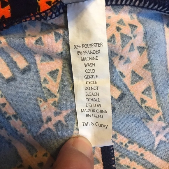 Lularoe TC blue & orange giraffe leggings 🦒 - Picture 4 of 7